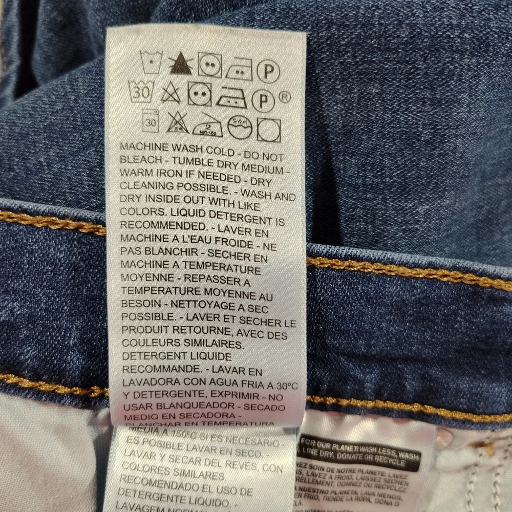 Levis Bermuda Jean Shorts Ladies 32/11 Blue Denim Outdoor Stretch Comfort Garden